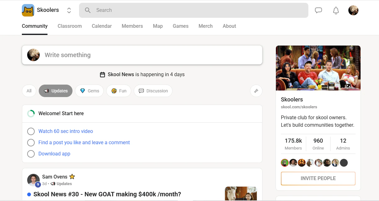 Page displaying users locations and online status