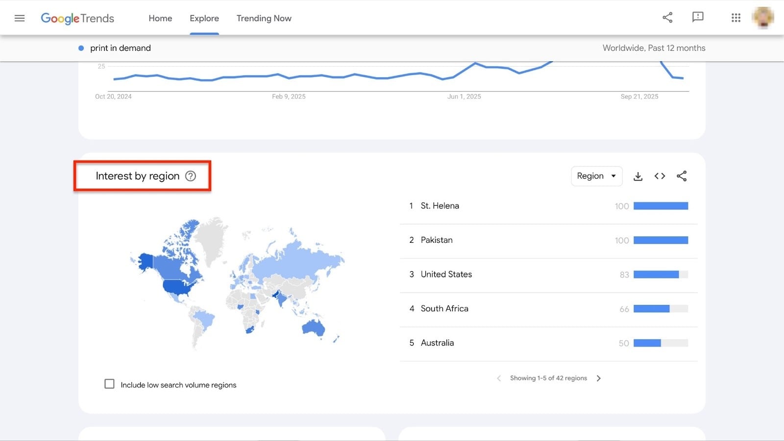 Graphique Google Trends montrant les principales régions par intérêt de recherche sur une carte du monde