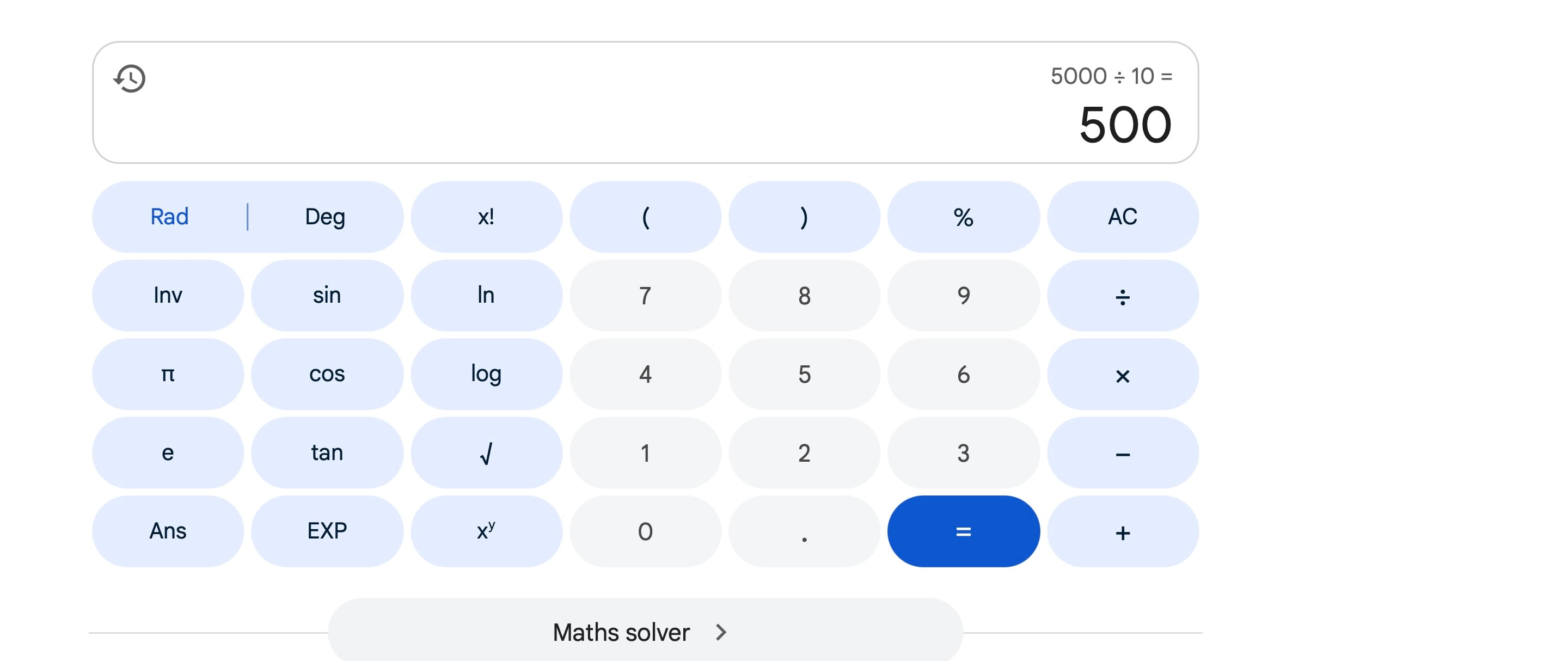 Calculatrice affichant le résultat d'une division égal à cinq cents