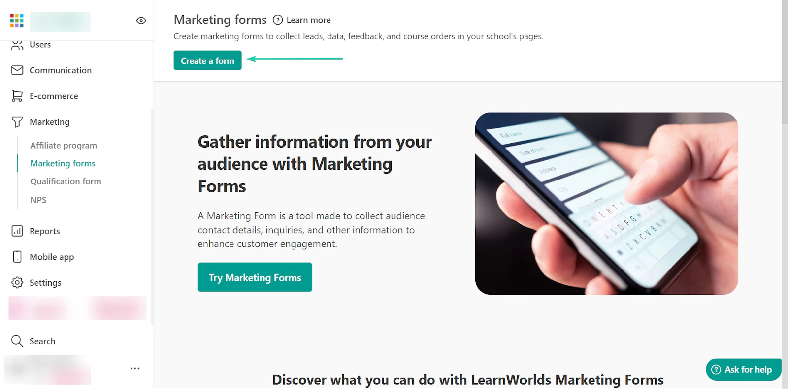 LearnWorlds: les formulaires marketing avec le menu "Marketing" - créateur de site web